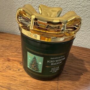 NWT Bath & Body Works Iced Winter Balsam 3 Wick Candle with Gold Bow